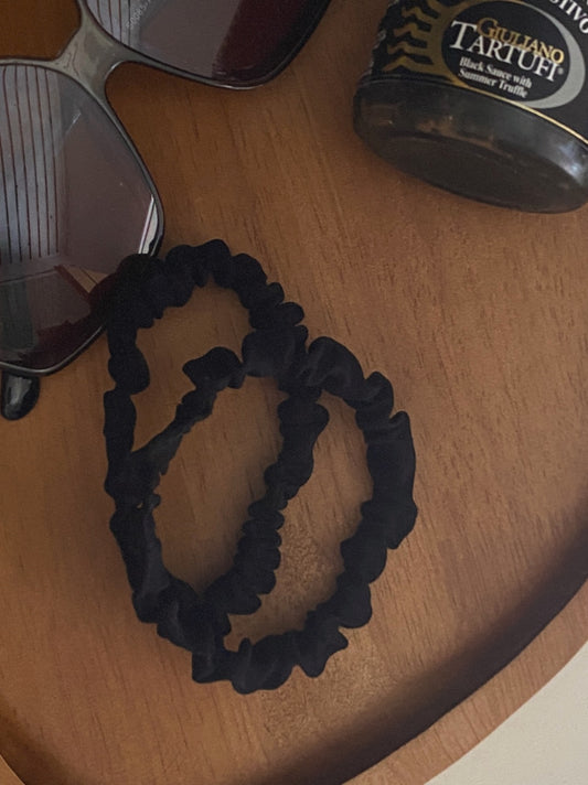 Hair Tie Rebirth Nightfall Black Scrunchie Premium Hair Accessories | Sustainable Susi schwarz haargummi chiffon bio plastikfrei